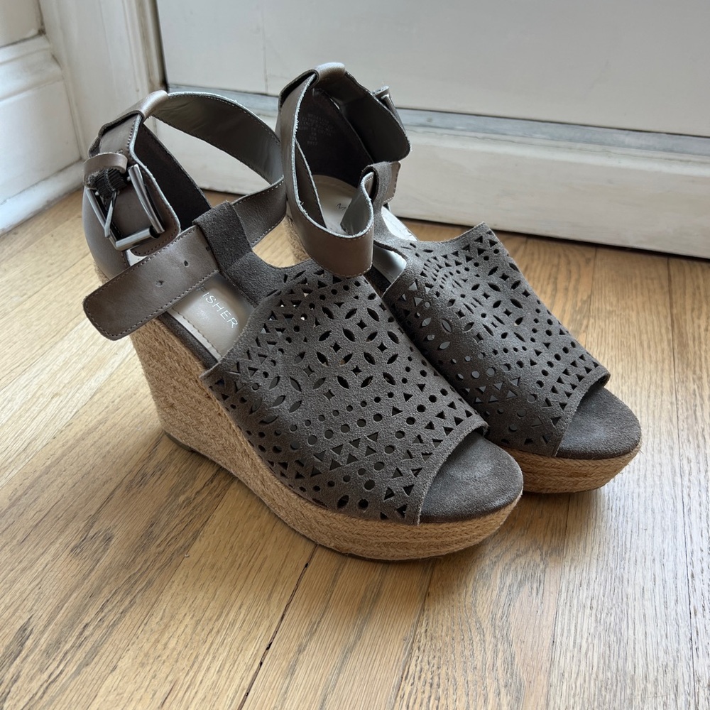 NWT Marc Fisher Wedge Sandals